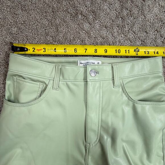 Abercrombie Curve Love Vegan Leather 90’s Straight Pants Sage Green Size 29 - Picture 6 of 8